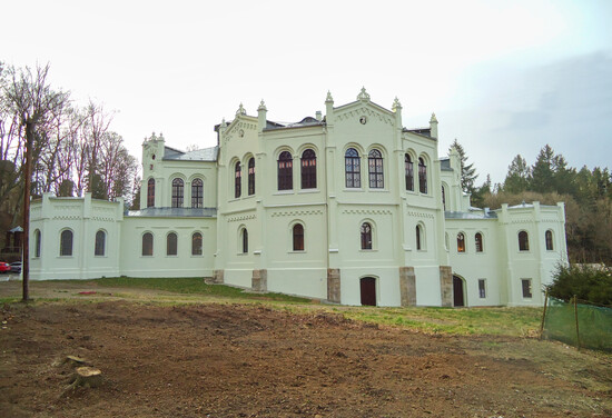 Jízdárna ve Světcích, celkový pohled, 2024