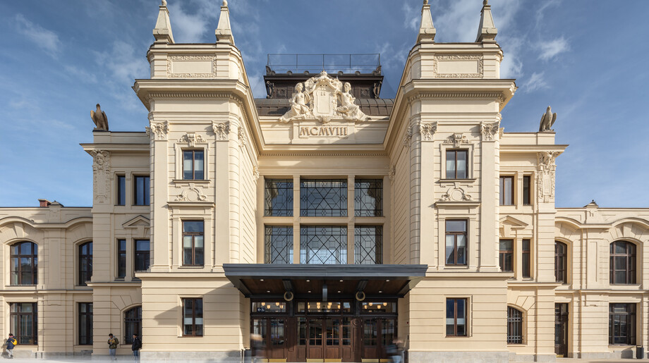 Hlavní nádraží Č. Budějovice, střední rizalit, 2025