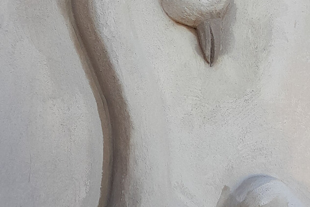 Krajská knihovna v Pardubicích, detail - pštros, práce na rekonstrukci
