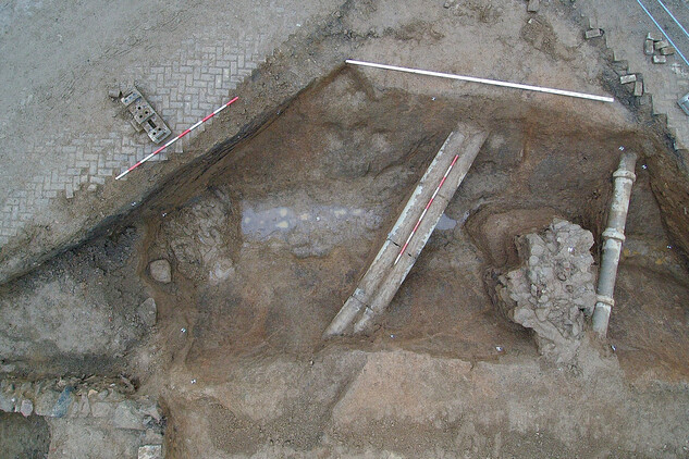 Průběh příkopu na severní straně kostela sv. Martina, Třebíč