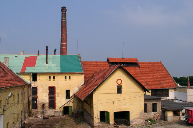 Pohled na varnu od jihu, 2001