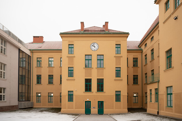 Škola V Olšinách v Praze 10 - Strašnicích po obnově (únor 2025)