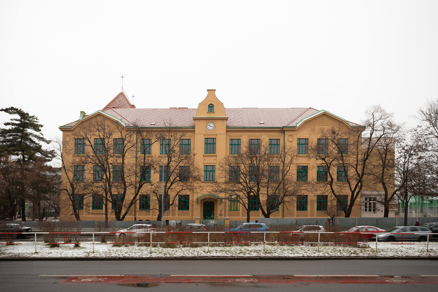 Škola V Olšinách v Praze 10 - Strašnicích po obnově (únor 2025) Škola V Olšinách v Praze 10 - Strašnicích po obnově (únor 2025)